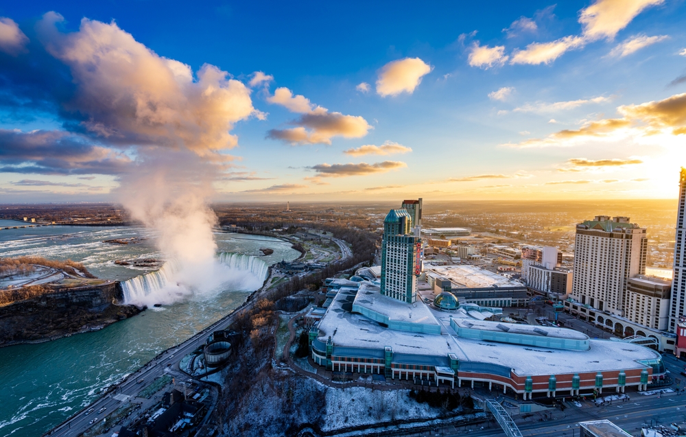 Fallsview is often touted as Ontario’s premier VIP casino, renowned for its exceptional VIP lounge frequented by high rollers and gambling connoisseurs.